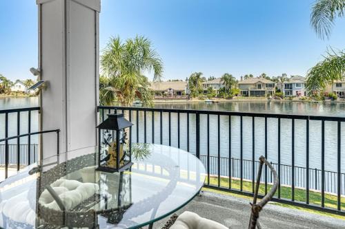 3 Mi to Main St Tracy Homey Retreat with Game Room!