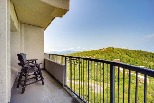 3 Mi to Sugar Mtn Resort Condo with Pool and Hot Tub