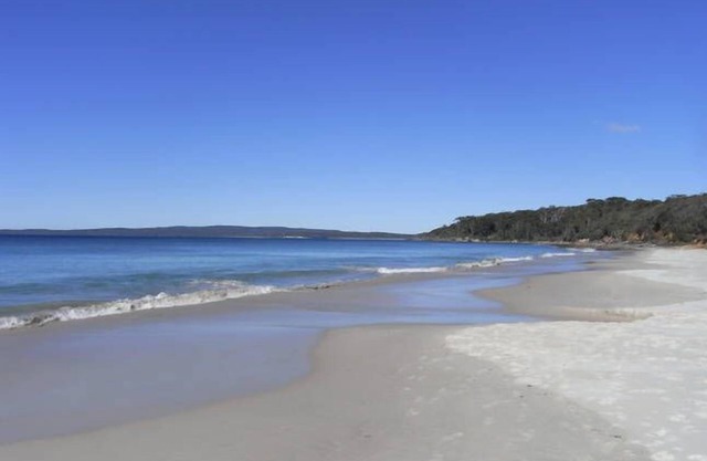 3 mins walk from Nelson beach - free Wifi - Airconditioned house