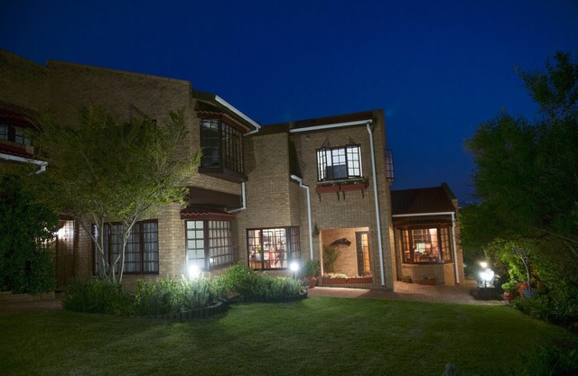 3 minutes walk to Robberg beach