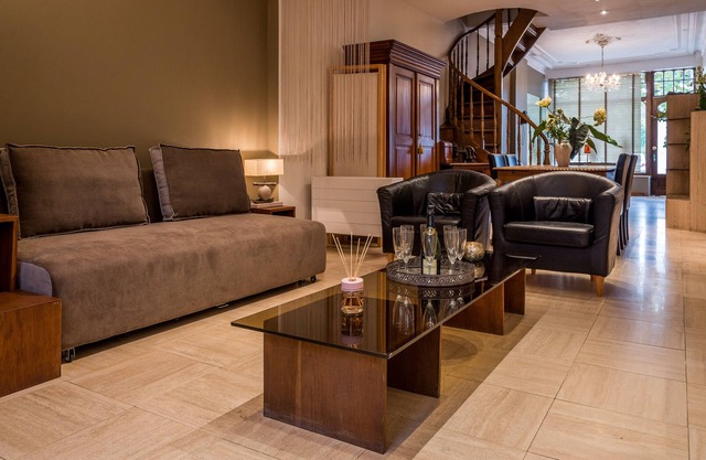 3-star city gîte for 7 to 9 people in the Ourthe valley.