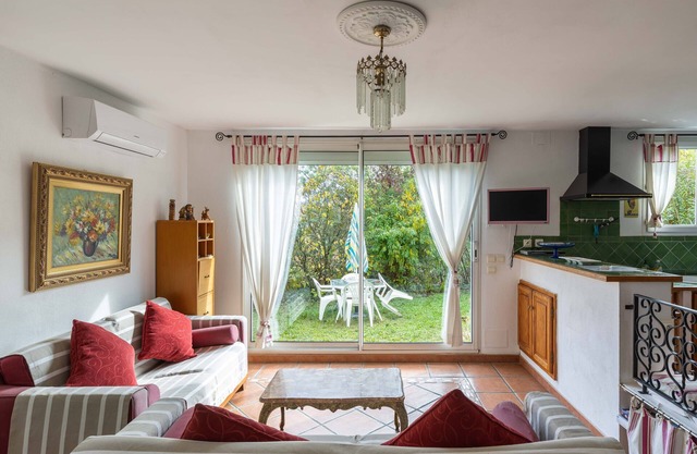 3-star single-storey apartment at the gates of Céret (66400) .