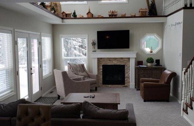 3 Storey, 6 Bedroom, 5 Bthrm, 2 Kitchens, Ski in/Ski out Multi-Family Mountain H
