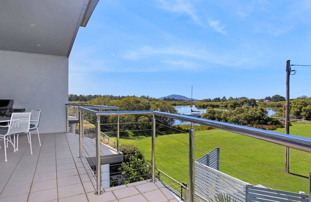3 The Pier on The Myall River