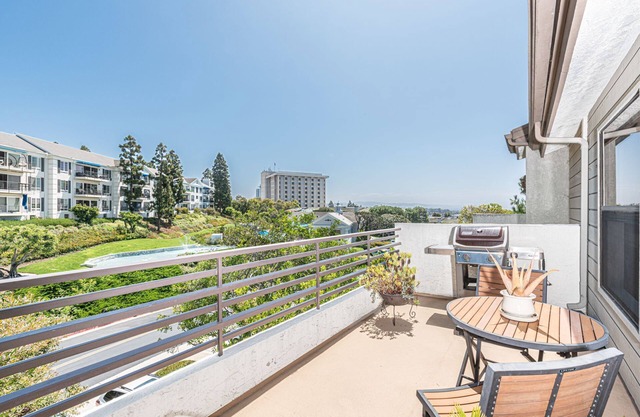 30+ Night | Stylish Apartment w/Balcony and Pool Access
