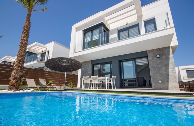 3032 Vistabella- Bali 3032