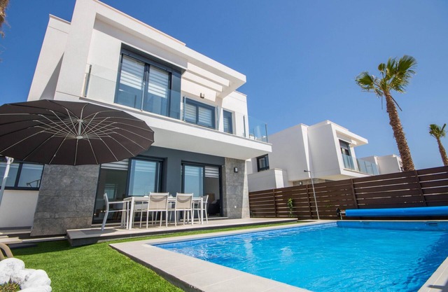 3034 Vistabella- Bali 3034