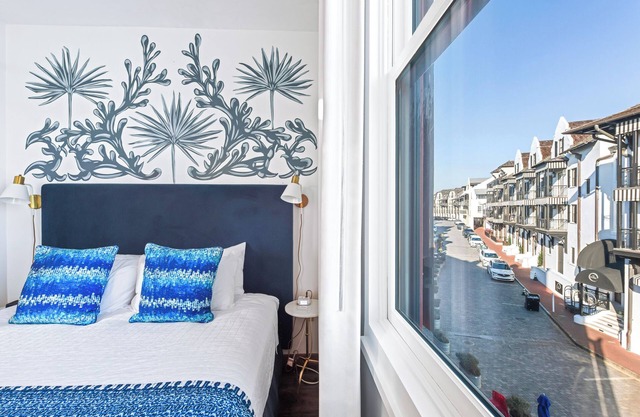 304 Rosemary Beach Inn - Includes Beach Chairs & Complimentary Breakfast + Access to 4 Pools