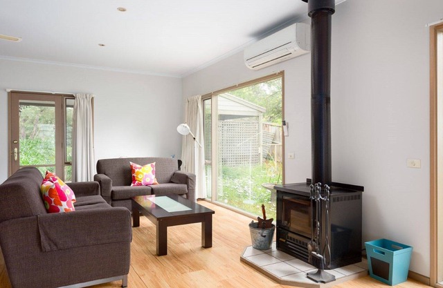 31 Bruce Road, Silverleaves - Next to the Beach