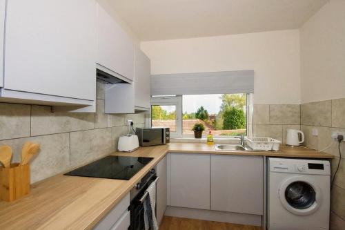 33 Beautiful 2 bed apt Tamworth Private Parking