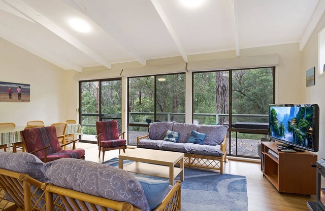 37 Coastal Court - Bush Retreat By the Sea