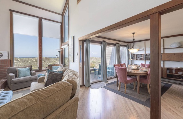3823 Sand Dollar House - Oceanfront on the Beach