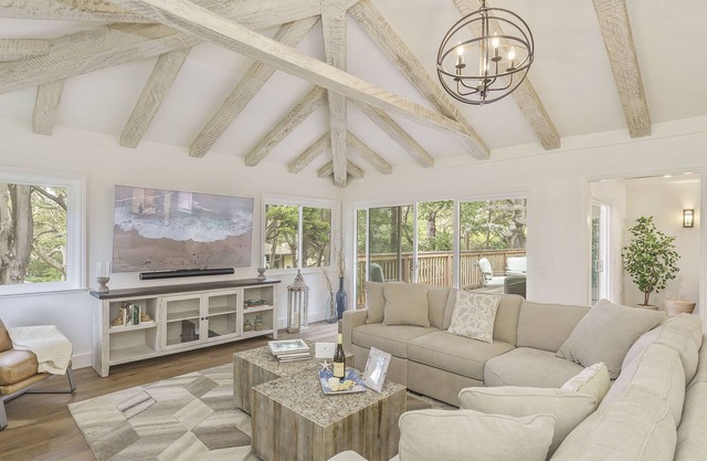 3877 Sea Esta~ Beautifully Remodeled, Near Golfing