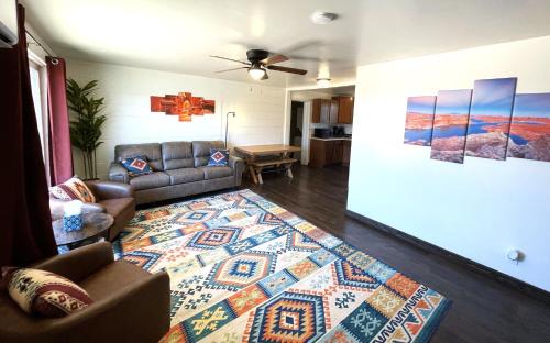 3Bd, King, Brkfst, Large TVs, WD, Sleeps 11, BBQ