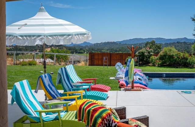 3bd, sleeps 8, just 20 minutes from Sensorio in the heart of the Central Coast