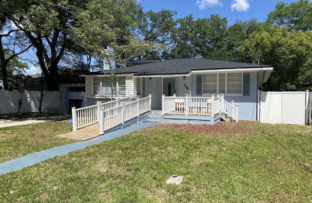 3Bed, 2 Bath San Marco house on airbnbee