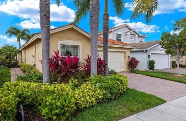 3Beds and 2Baths Beautiful and Comfort Home for Your Vacation.