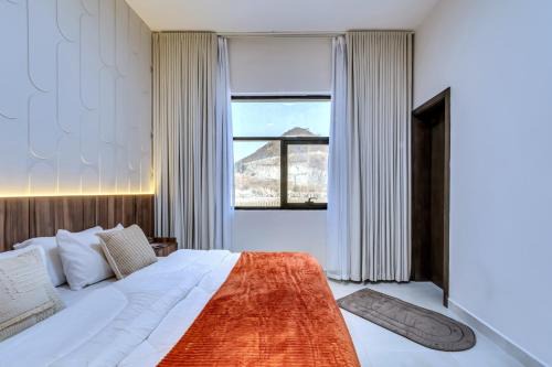 3BR apartment Khorfakan Cornich