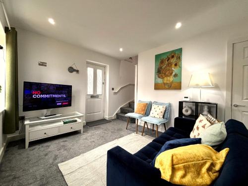 3CRST 2 Bedroom House Free Parking