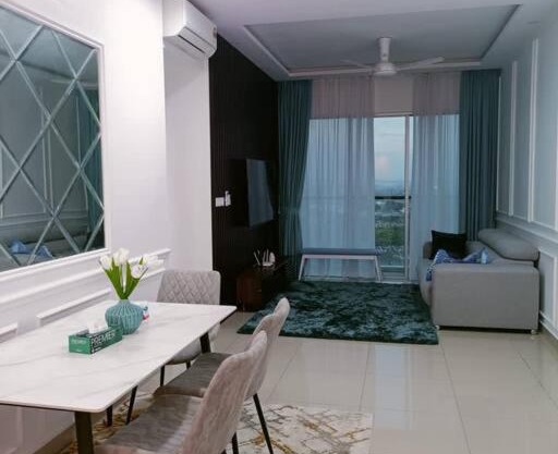 3R2B Comfy Home & Nice View Bukit Rimau, 5-6pax