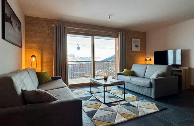 3rd floor, view mountain, balcony, parking, tv, ski locker, 81m², La Plagne
