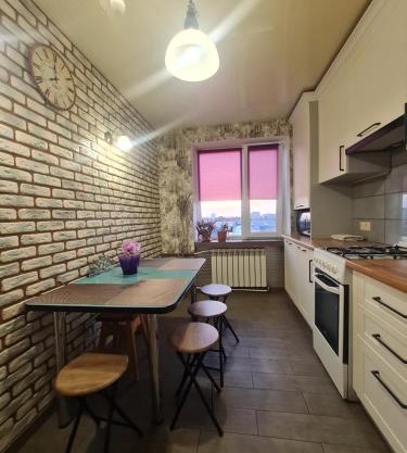 4 Кімнатні Апартаменти в Центрі, вул Незалежності, 5