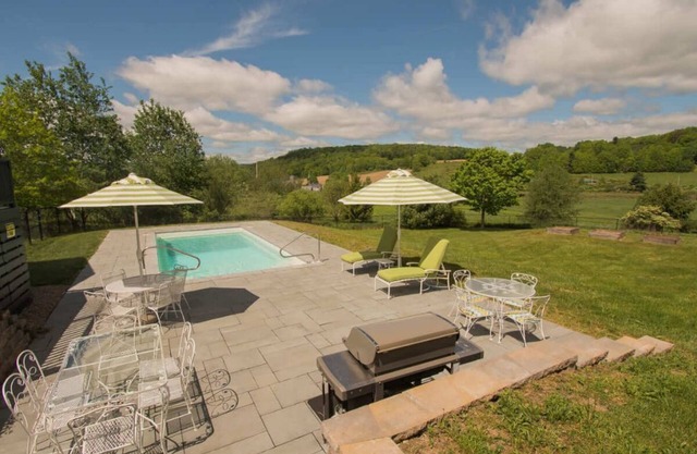 4.1 miles to Dreams Park. Heated pool. Central AC. Game room. Pool table.