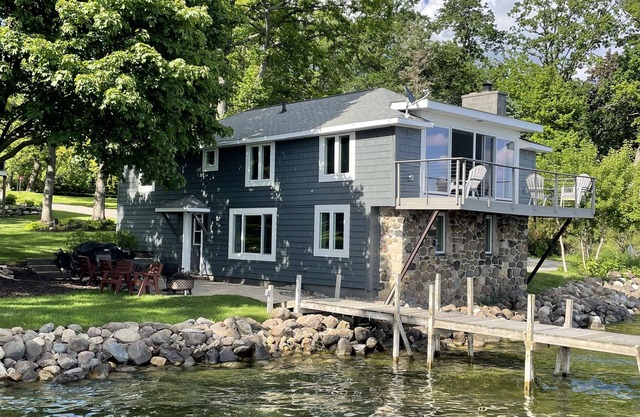 4 BDRM 2 Bath Boathouse on Green Lake/sleeps 11