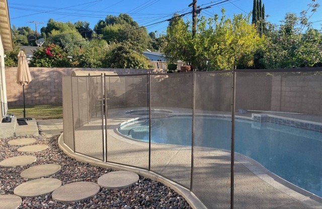 4 bed, 3 bath home with pool and spa included. Long term rental