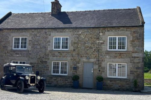 4 Bed Farmhouse Alton Towers Chatsworth Polar Bear