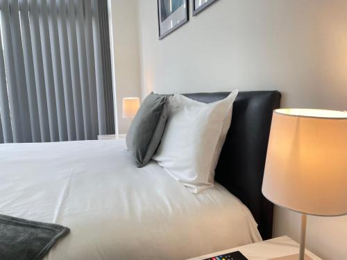 4 Bedroom 2 Bathroom Shared House - Near BHX and NEC