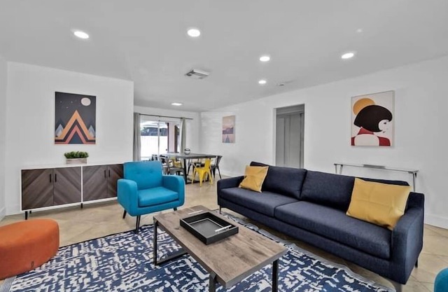 4 Bedroom 787425 by Houzlet