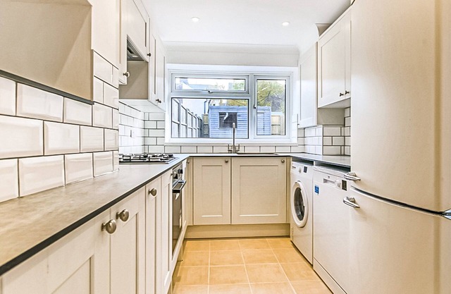 4 bedroom accommodation in East Grinstead