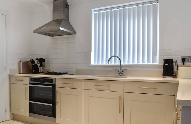 4 bedroom accommodation in Middlesborough