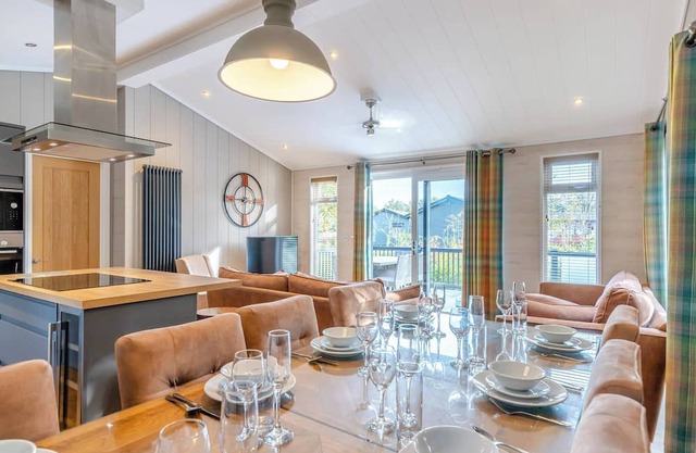 4 bedroom accommodation in Ashbourne