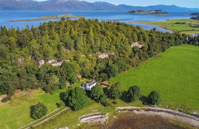 4 bedroom accommodation in Port Appin