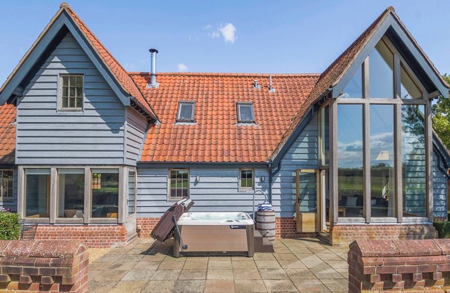 4 bedroom accommodation in Quidenham