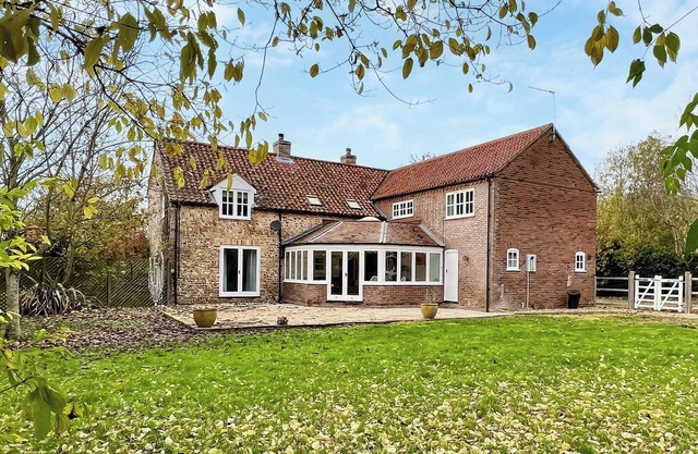 4 bedroom accommodation in Eastmoor