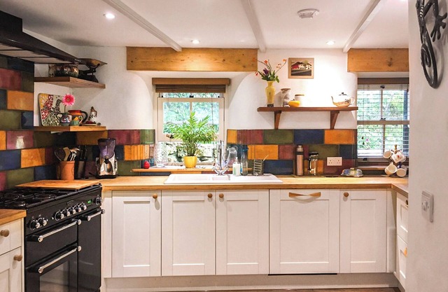 4 bedroom accommodation in Helston