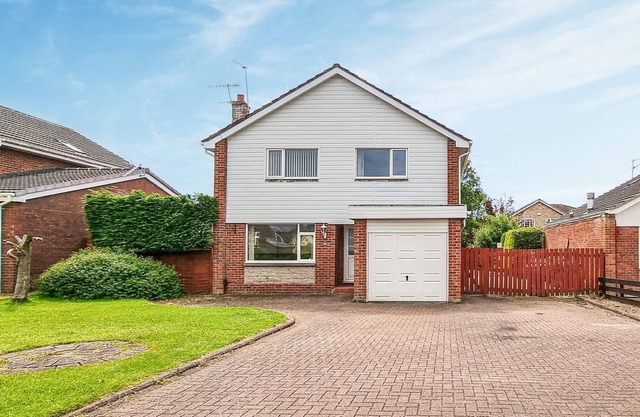 4 bedroom accommodation in Ayr