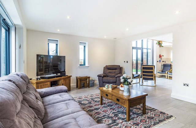4 bedroom accommodation in Wicken, near Soham