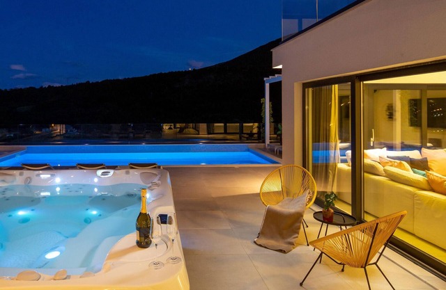 4 bedroom accommodation in Sinj