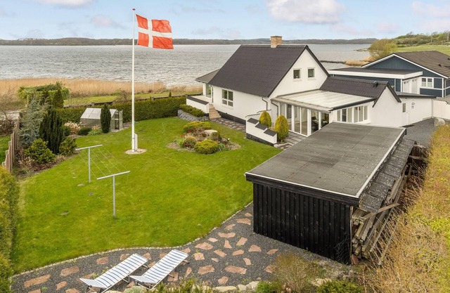 4 bedroom amazing home in Mariager