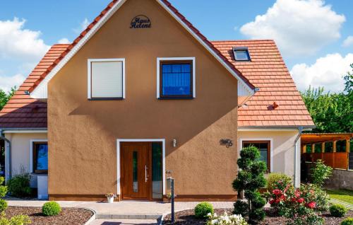4 Bedroom Amazing Home In Klütz
