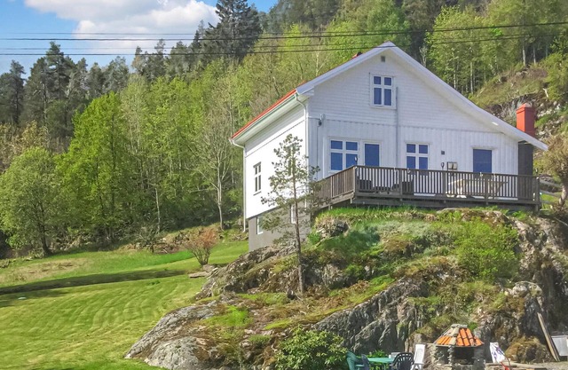 4 bedroom amazing home in Sannidal