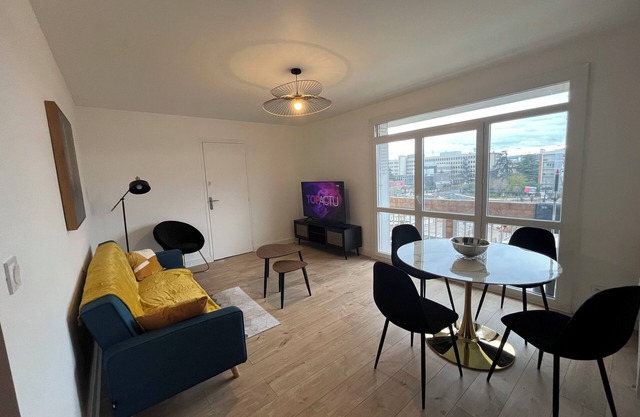 4 Bedroom Apartment, City Center