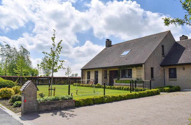 4 bedroom awesome home in Langemark