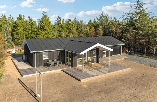 4 bedroom awesome home in Blokhus