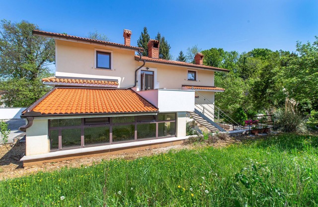 4 bedroom beautiful home in Sezana