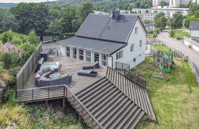 4 bedroom cozy home in Angered